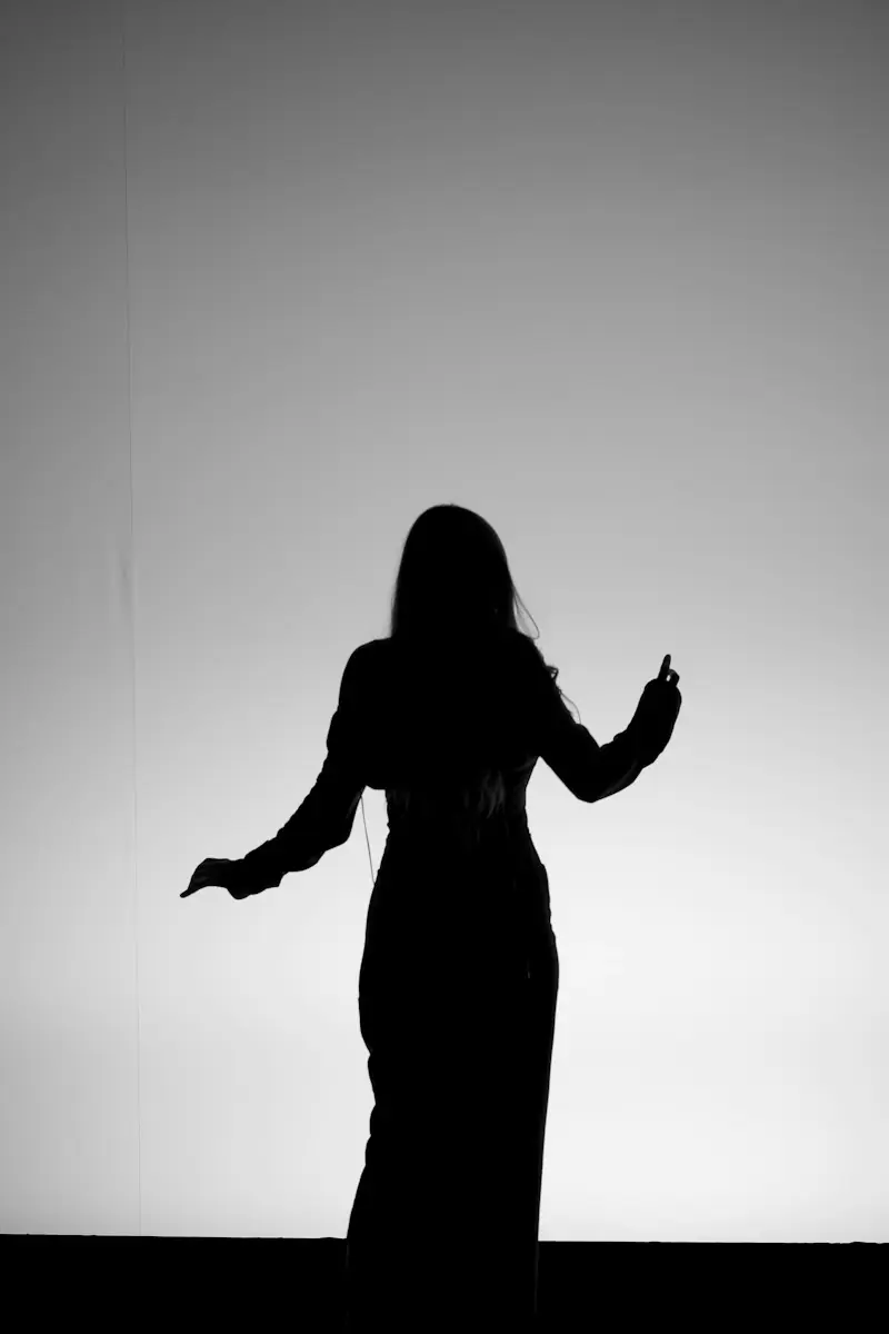 Silhouette d’une danseuse en contre-jour
